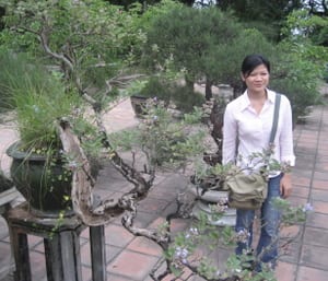Trang_and_bonsai
